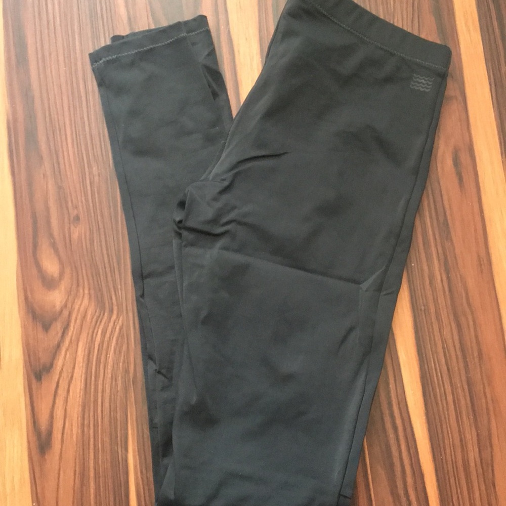 Like new Billabong Surf Capsule leggings